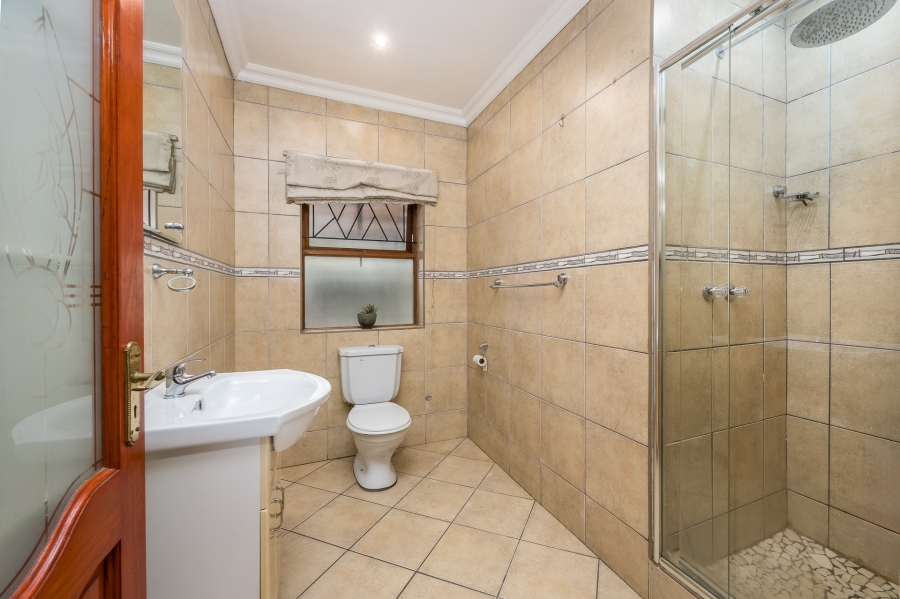 6 Bedroom Property for Sale in Elim Western Cape